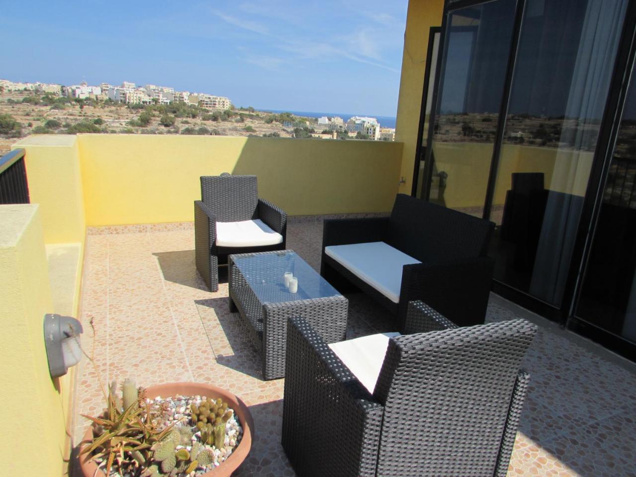 Panoramic Penthouse In Marsascala Which Enjoys Sea And Country Views Lejlighed Marsaskala Eksteriør billede