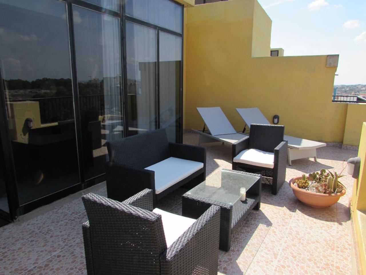Panoramic Penthouse In Marsascala Which Enjoys Sea And Country Views Lejlighed Marsaskala Eksteriør billede