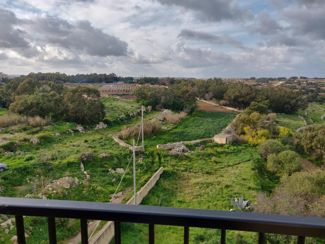 Panoramic Penthouse In Marsascala Which Enjoys Sea And Country Views Lejlighed Marsaskala Eksteriør billede