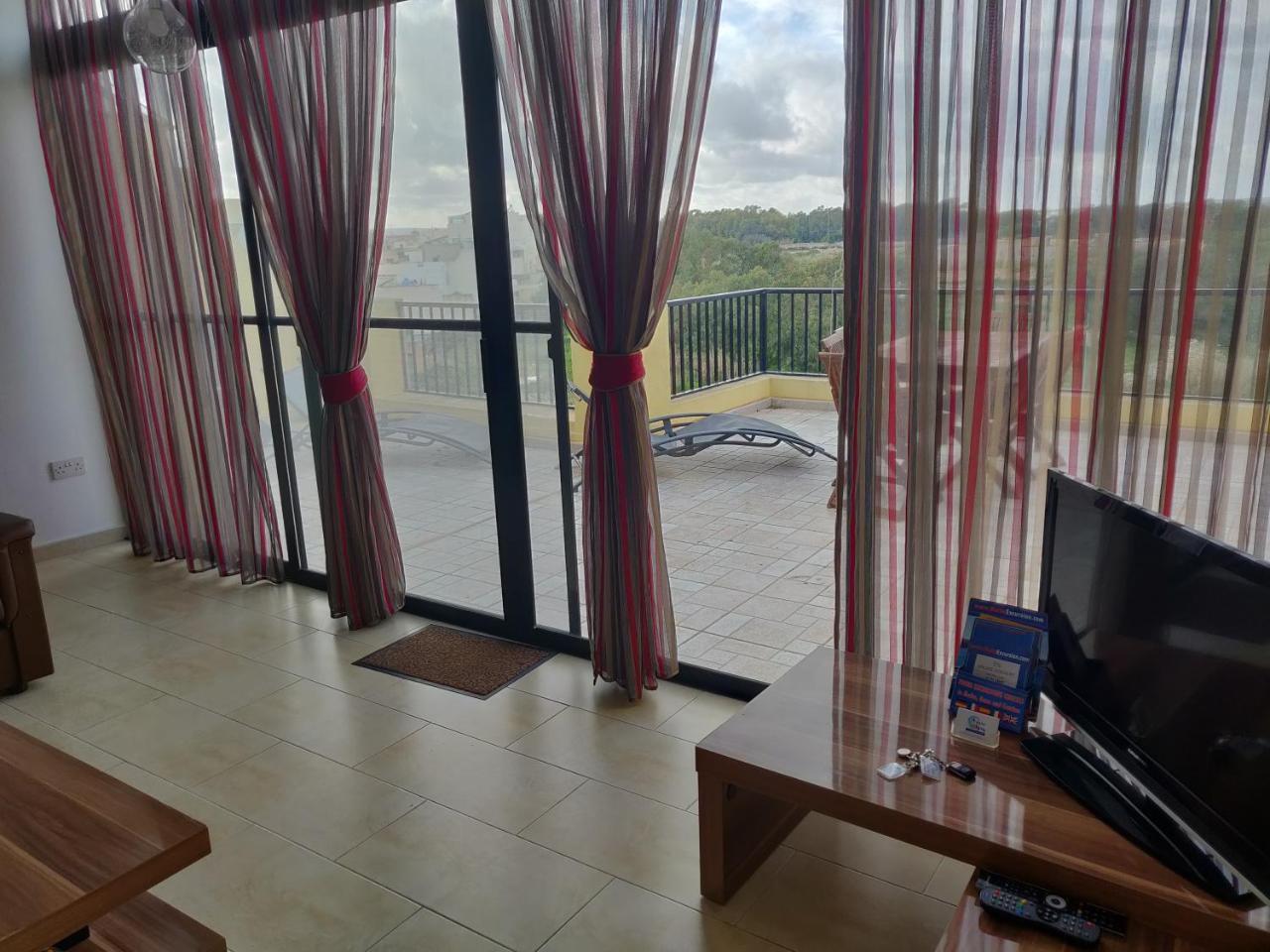 Panoramic Penthouse In Marsascala Which Enjoys Sea And Country Views Lejlighed Marsaskala Eksteriør billede