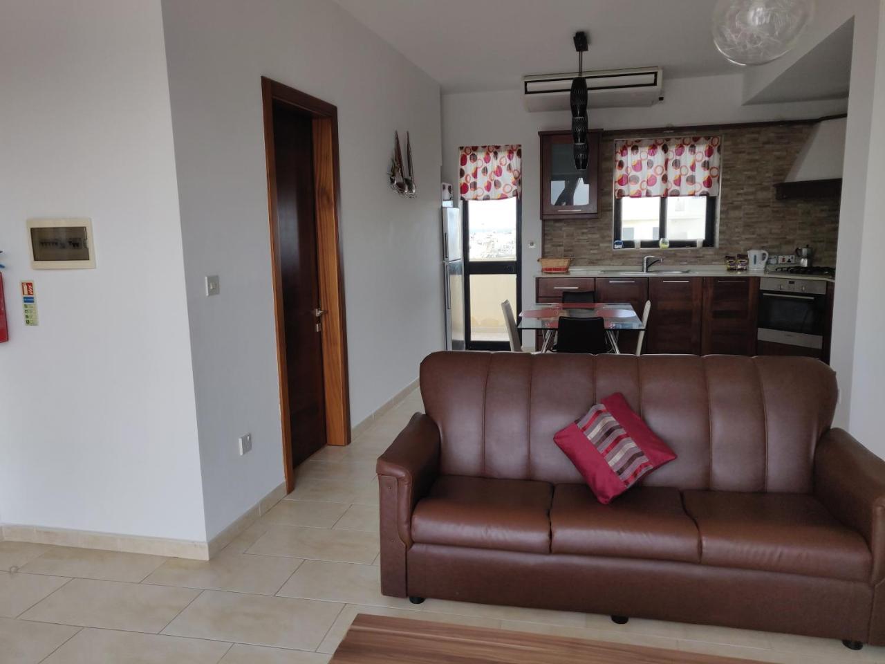 Panoramic Penthouse In Marsascala Which Enjoys Sea And Country Views Lejlighed Marsaskala Eksteriør billede