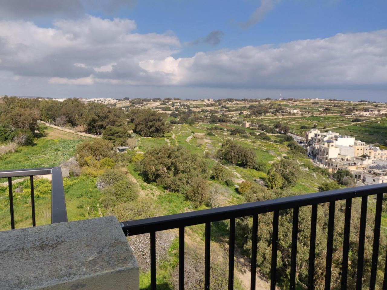 Panoramic Penthouse In Marsascala Which Enjoys Sea And Country Views Lejlighed Marsaskala Eksteriør billede